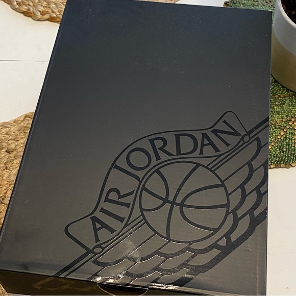 Nike Air Jordan 1 Mid SE Tennis Shoe NIB - Picture 11 of 12